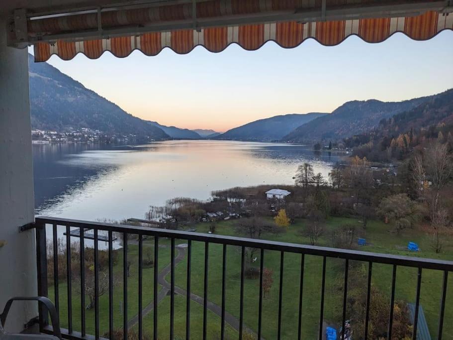 Appartement Mit Seeblick Am Ossiacher See フィラハ エクステリア 写真