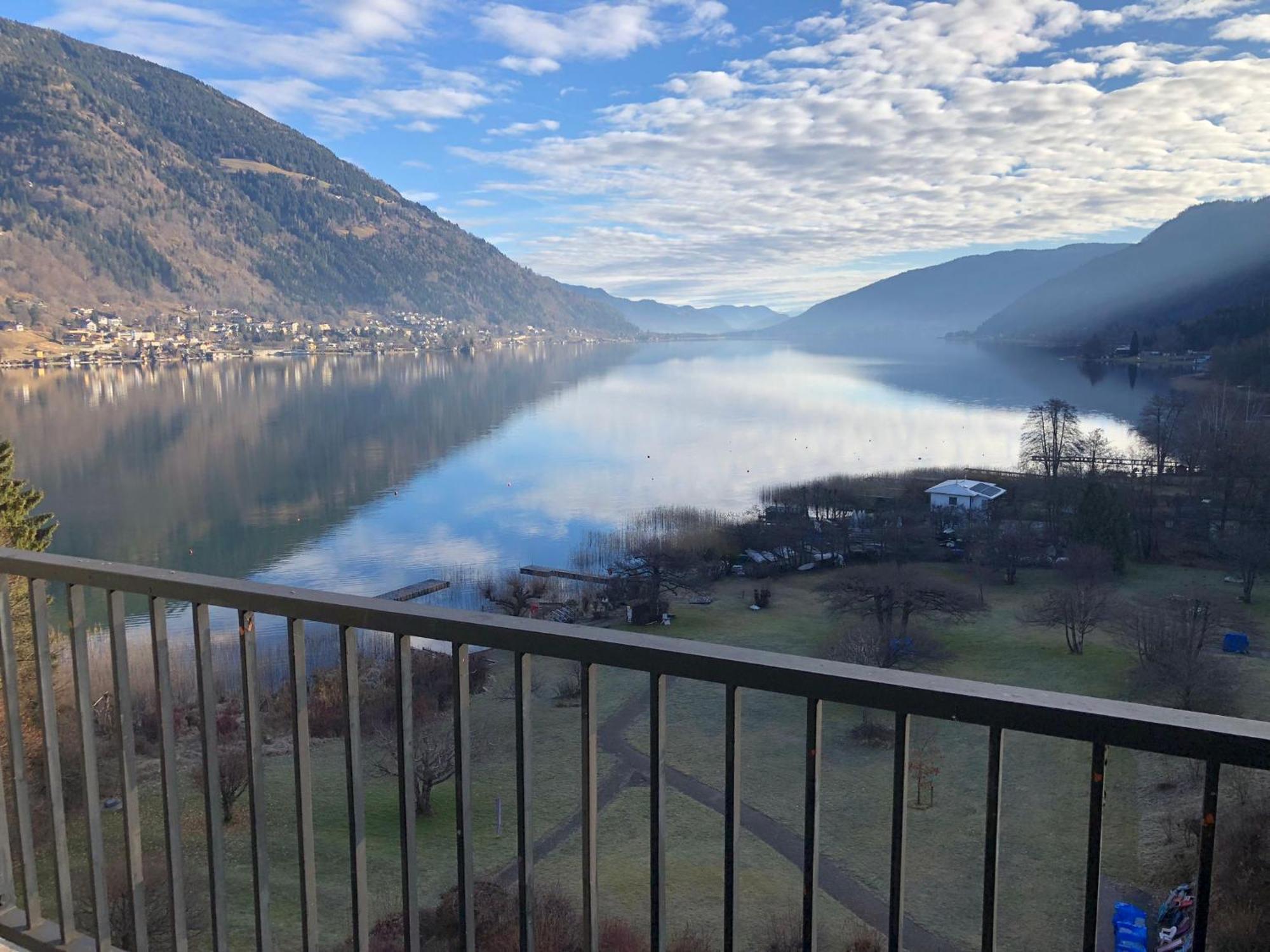 Appartement Mit Seeblick Am Ossiacher See フィラハ エクステリア 写真
