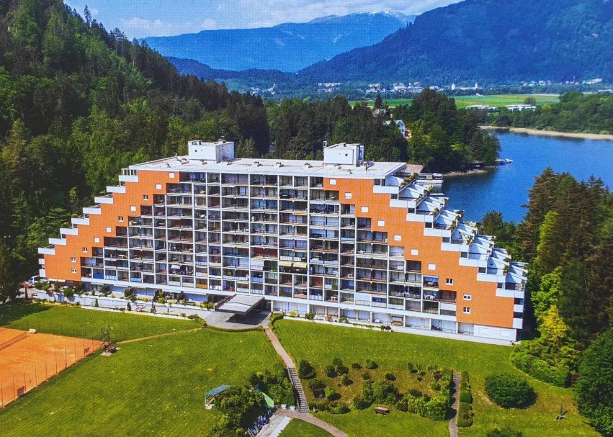 Appartement Mit Seeblick Am Ossiacher See フィラハ エクステリア 写真